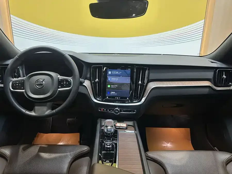 Volvo S60 2024 B4 Zhiyuan Luxury Edition 2024 — миниатюра 5