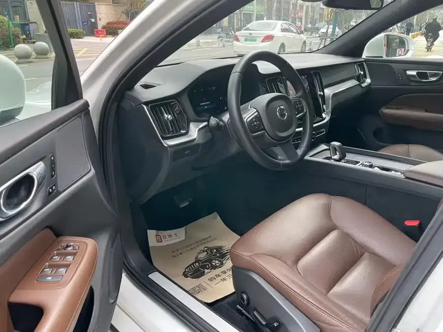 Volvo S60 2024 B4 Luxury Edition 2024 — миниатюра 4