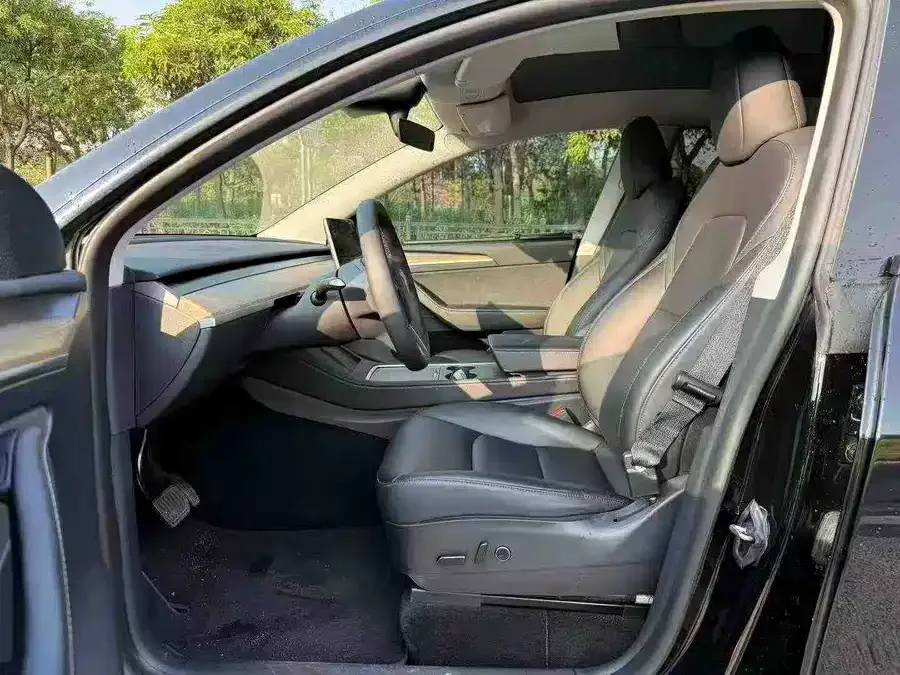 Tesla Model Y Model Y 2022 facelift long-range all-wheel drive version 2022 — миниатюра 2