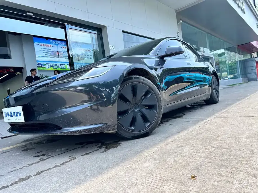 Tesla Model 3 Model 3 2023 rear-wheel drive version 2024 — миниатюра 3