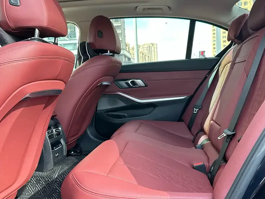 BMW i3 2022 eDrive 35 L 2022 — миниатюра 2