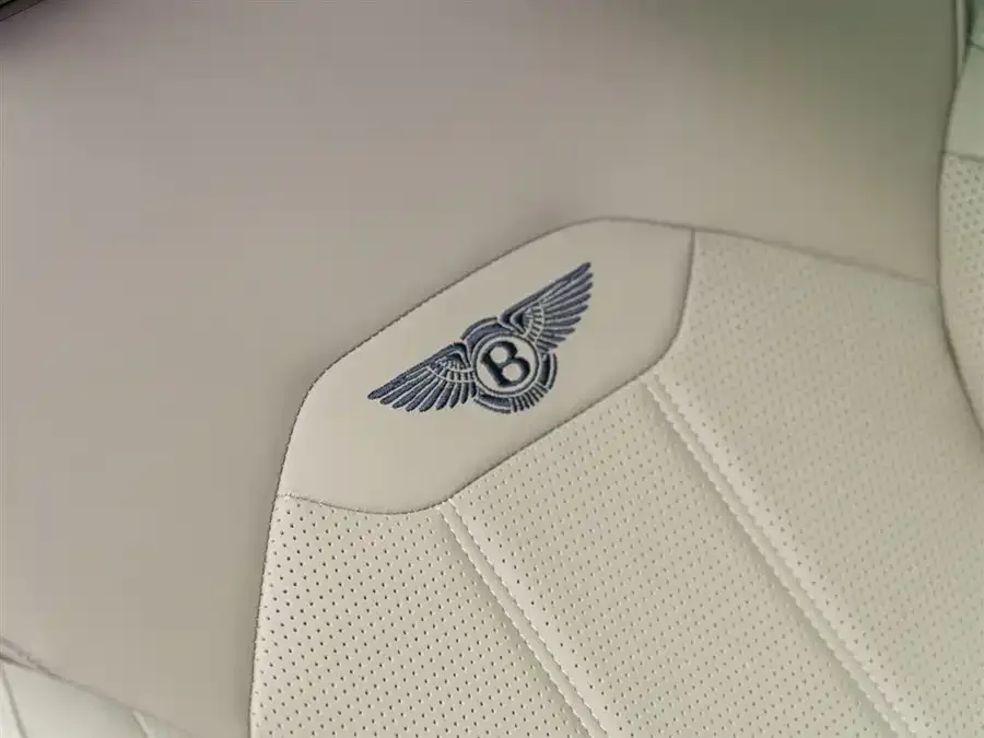 Bentley Bentayga Bentayga 2023 4.0T V8 Long Wheelbase Edition 2024 — миниатюра 4