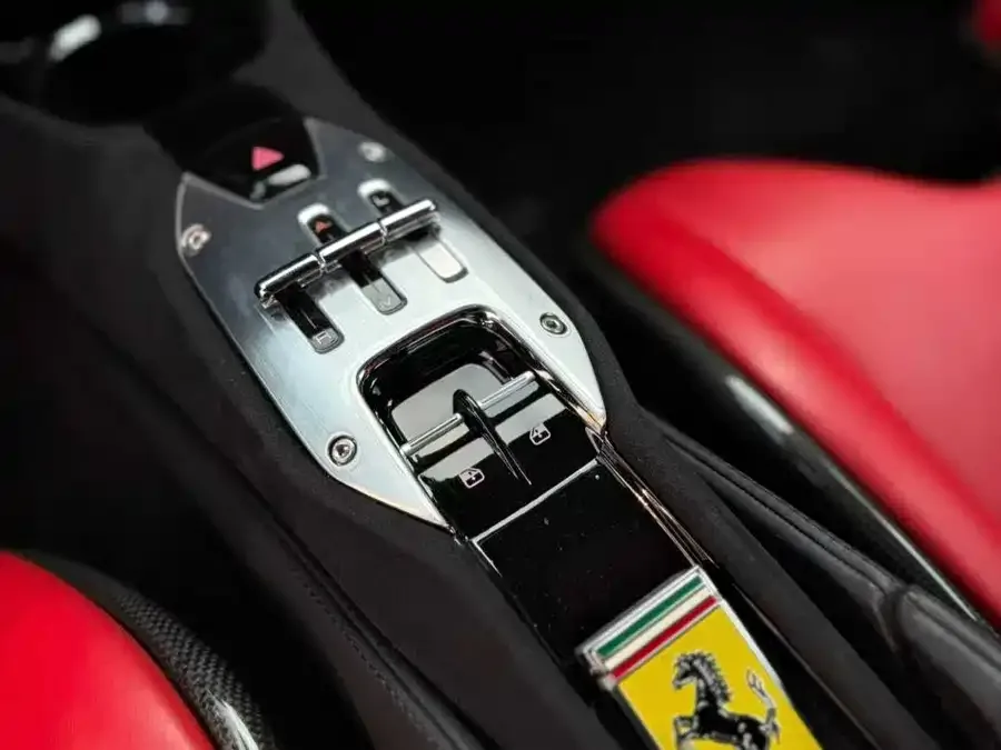 Ferrari SF90 Spider SF90 2020 3.9T V8 Stradale 2022 — миниатюра 2
