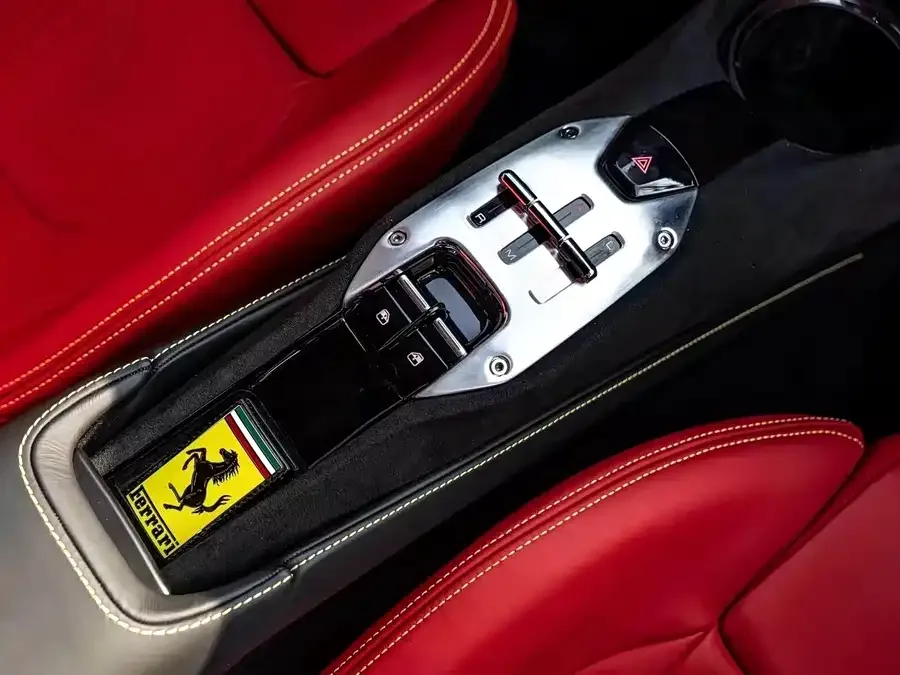Ferrari SF90 Spider SF90 2020 3.9T V8 Stradale 2025 — миниатюра 5