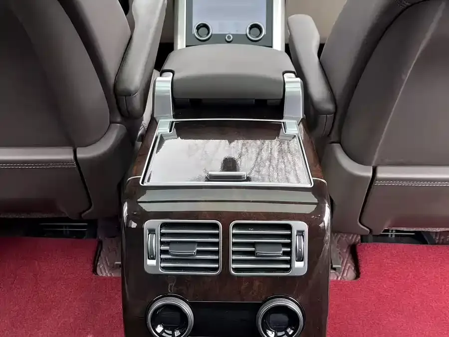 Land Rover Range Rover Range Rover 2020 3.0 L6 Legend Extended Edition 2022 — миниатюра 5