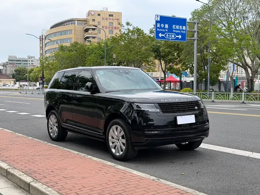 Land Rover Range Rover Range Rover 2023 3.0 L6 360PS Grand Edition 2022 — миниатюра 4