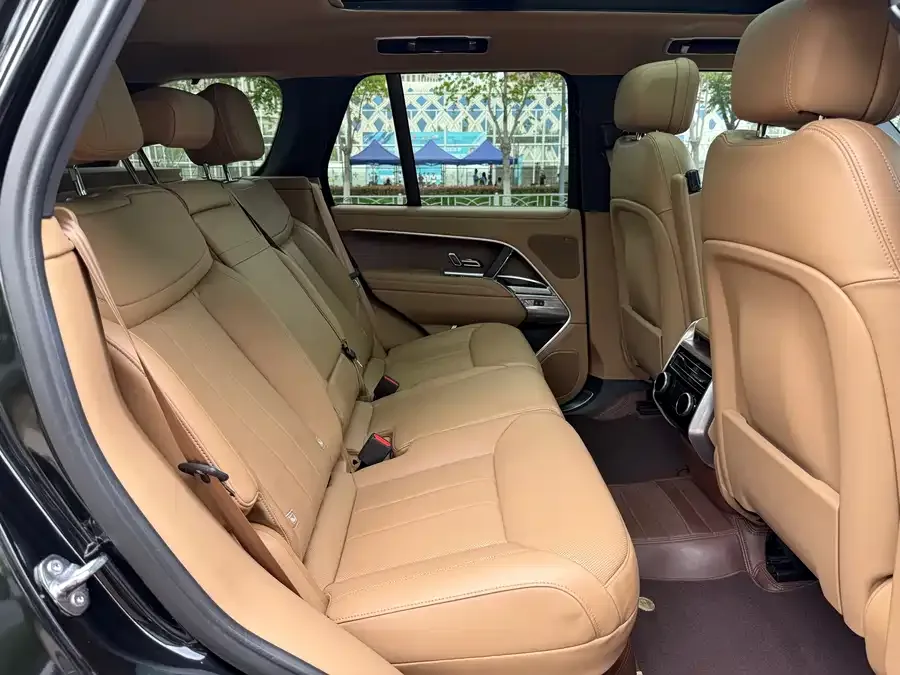 Land Rover Range Rover Range Rover 2023 3.0 L6 360PS Grand Edition 2022 — миниатюра 5