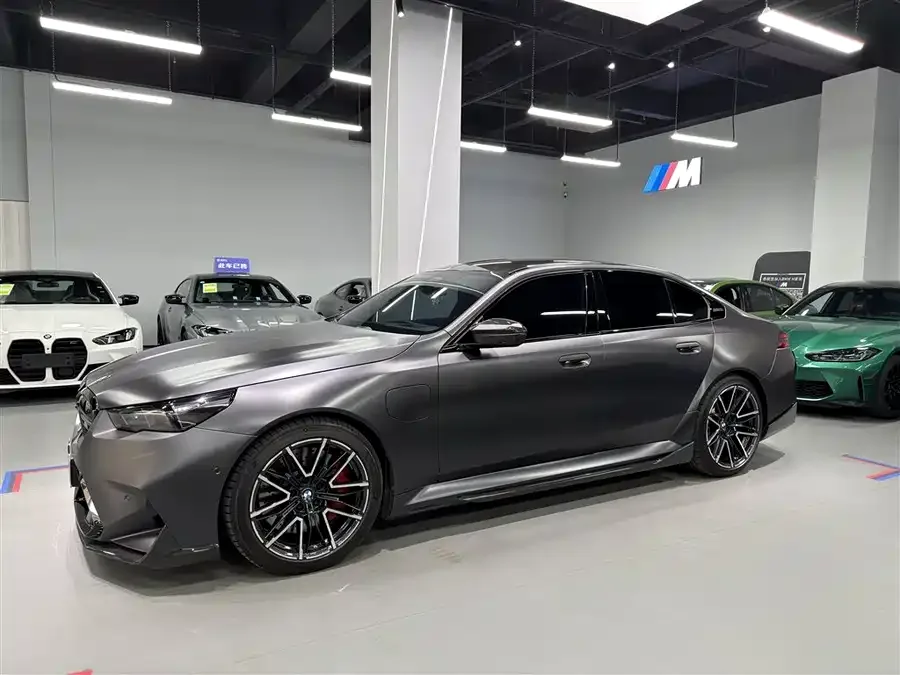 BMW M5 New Energy 2025 M5 2025 — миниатюра 4