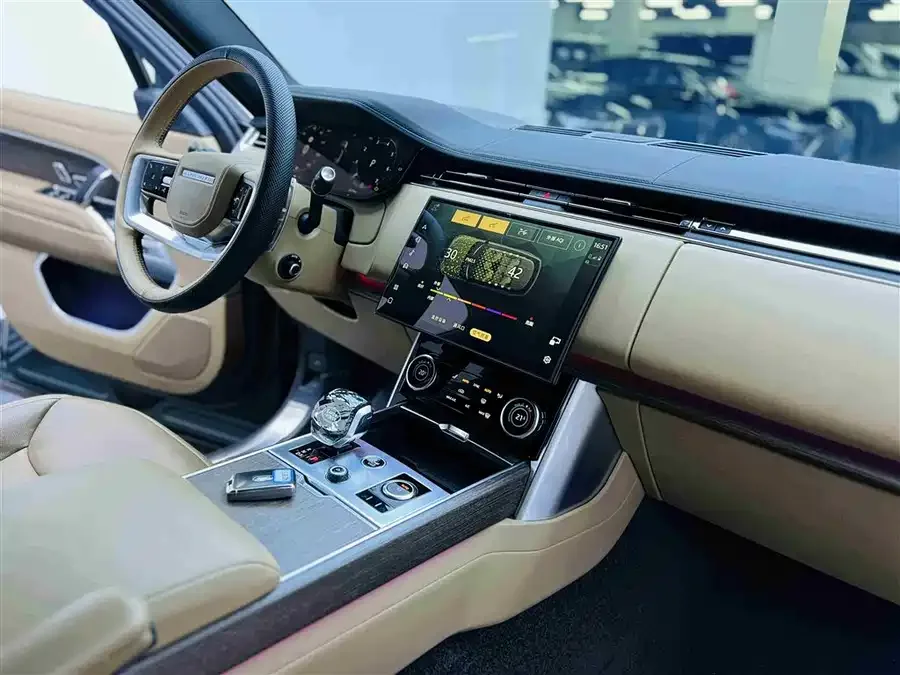 Land Rover Range Rover Range Rover 2023 3.0 L6 400PS Genesis Extended Edition 2022 — миниатюра 3