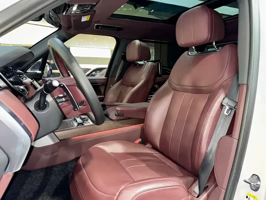 Land Rover Range Rover Range Rover 2023 3.0 L6 400PS Genesis Extended Edition 2023 — миниатюра 4