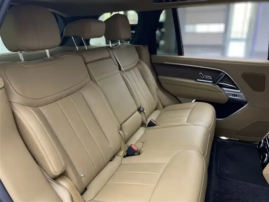 Land Rover Range Rover Range Rover 2025 3.0 L6 400PS Grand Edition 2025 — миниатюра 4