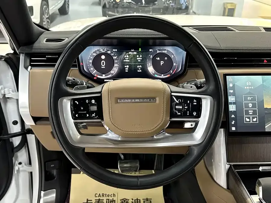 Land Rover Range Rover Range Rover 2024 3.0 L6 400PS Extended Edition 2024 — миниатюра 3