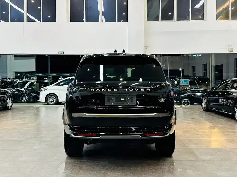 Land Rover Range Rover Range Rover 2024 3.0 L6 400PS Extended Edition 2024 — миниатюра 2