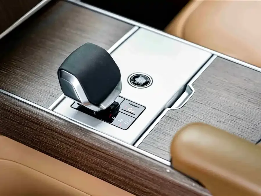 Land Rover Range Rover Range Rover 2024 3.0 L6 400PS Grand Extended Edition 7 Seaters 2024 — миниатюра 4