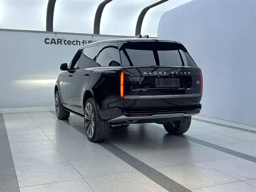 Land Rover Range Rover Range Rover 2025 3.0 L6 400PS Grand Extended Edition 7 Seaters 2025 — миниатюра 3