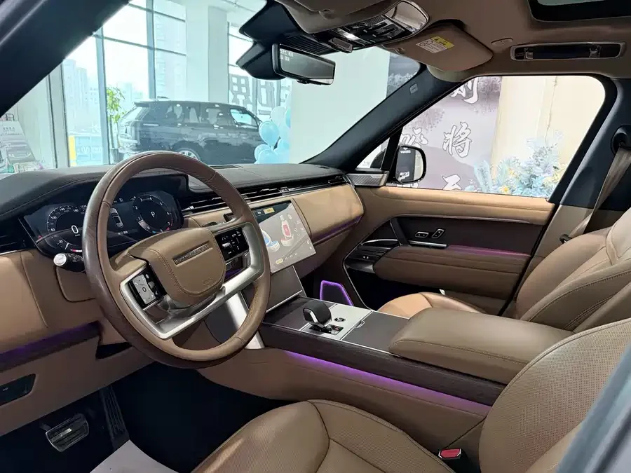 Land Rover Range Rover Range Rover 2024 3.0 L6 400PS Genesis Extended Edition 2024 — миниатюра 4