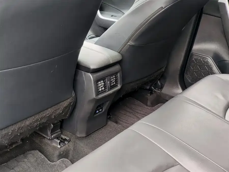 Toyota Wildlander Wildlander 2021 2.0L CVT 2WD Luxury Edition 2023 — миниатюра 3