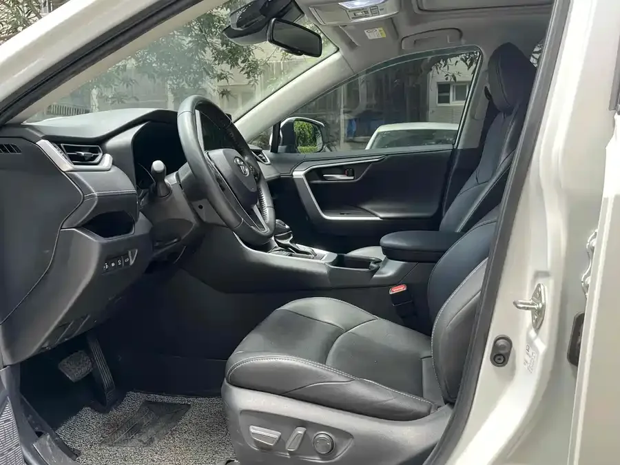 Toyota Wildlander Wildlander 2022 2.0L CVT 2WD Luxury Edition 2022 — миниатюра 5