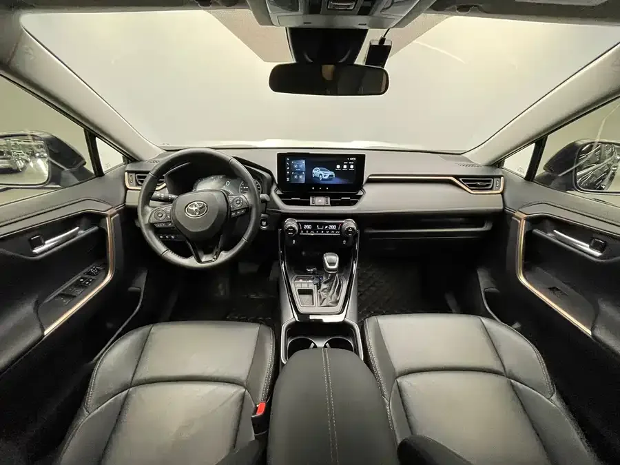 Toyota Wildlander Wildlander 2024 2.0L CVT 2WD Luxury PLUS Edition 2025 — миниатюра 3