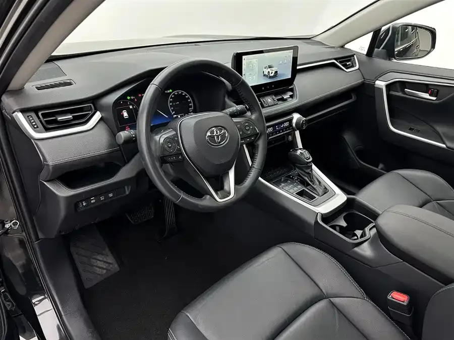 Toyota Wildlander Wildlander 2023 2.0L CVT 4WD Luxury PLUS Edition 2023 — миниатюра 3