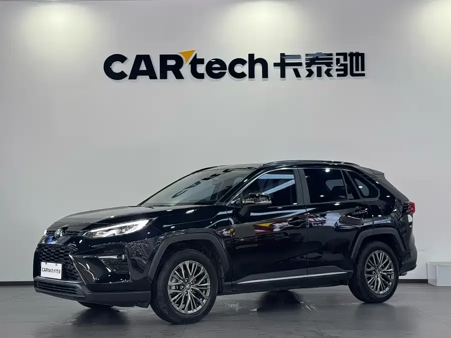 Toyota Wildlander Wildlander 2022 2.0L CVT 2WD Luxury PLUS Edition 2023 — фото 1, купить с доставкой в Москву