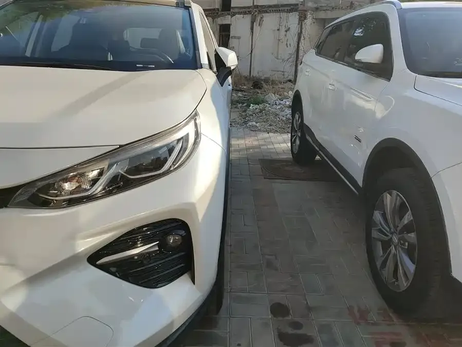 Toyota Wildlander Wildlander 2023 2.0L CVT 4WD Luxury PLUS Edition 2023 — миниатюра 2