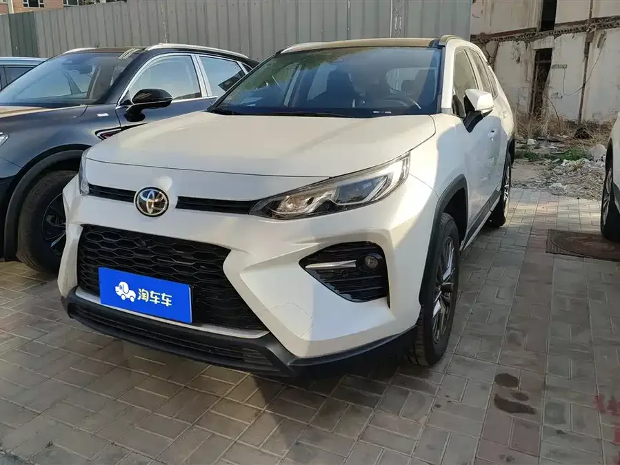 Toyota Wildlander Wildlander 2023 2.0L CVT 4WD Luxury PLUS Edition 2023 — фото 1, купить с доставкой в Москву