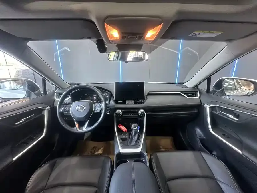 Toyota Wildlander Wildlander 2021 2.0L CVT 2WD Luxury Edition 2022 — миниатюра 3
