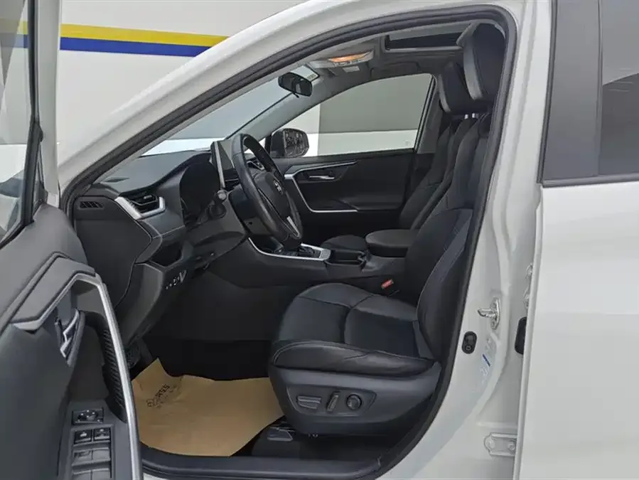 Toyota Wildlander Wildlander 2022 2.0L CVT 4WD Luxury Edition 2022 — миниатюра 3