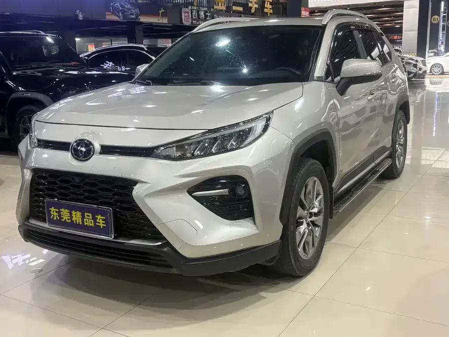 Toyota Wildlander Wildlander 2022 2.0L CVT 2WD Luxury PLUS Edition 2022 — фото 1, купить с доставкой в Москву