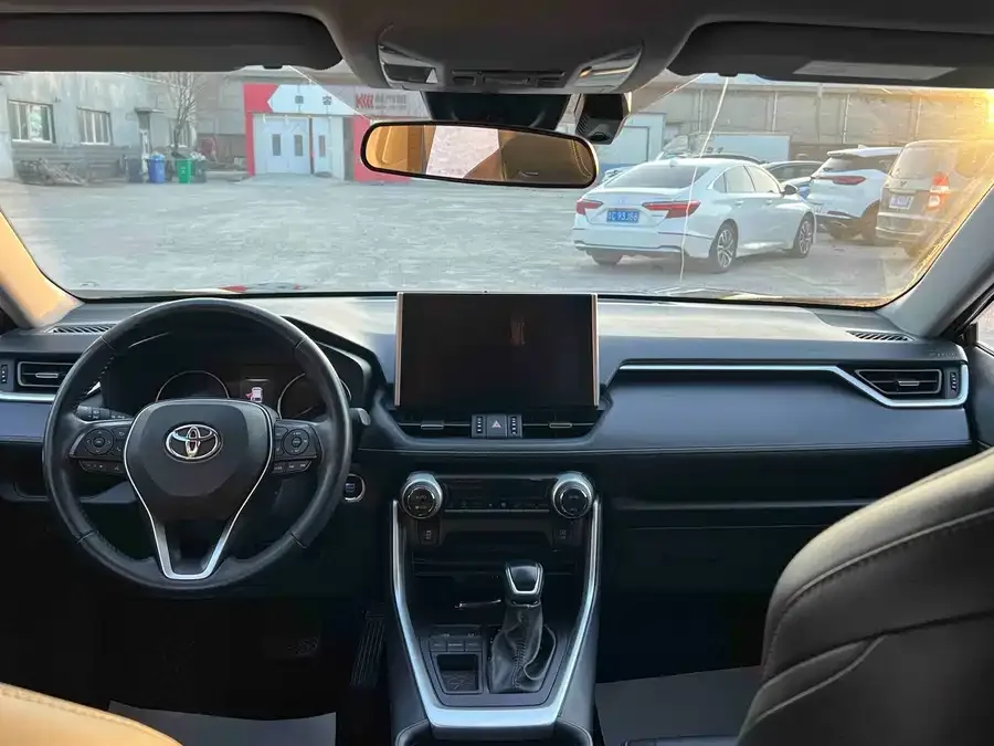 Toyota Wildlander Wildlander 2022 2.0L CVT 2WD Luxury Edition 2022 — миниатюра 3