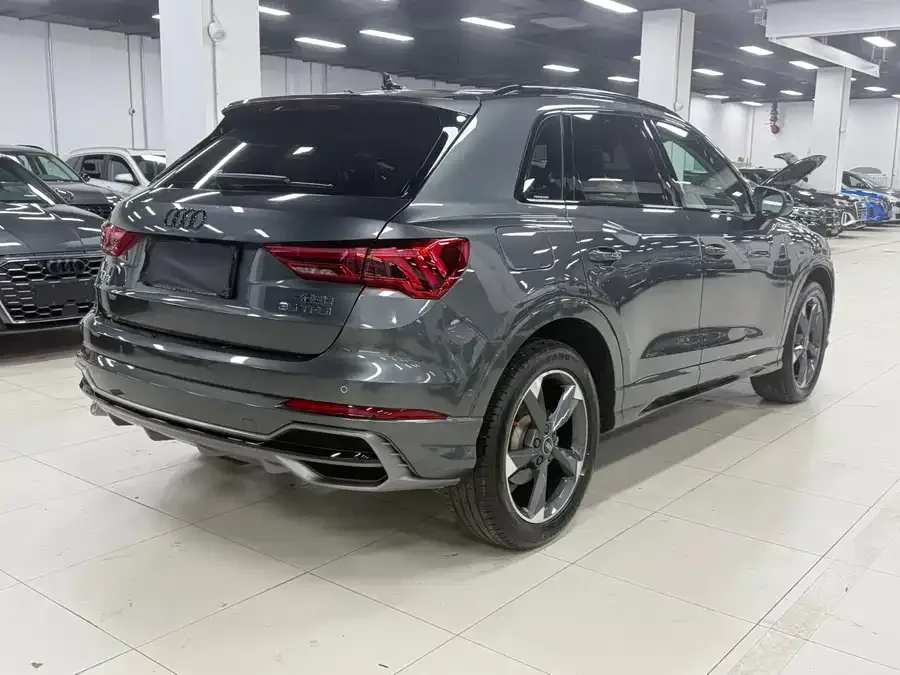 Audi Q3 2022 35 TFSI Fashionable and Dynamic 2022 — миниатюра 2