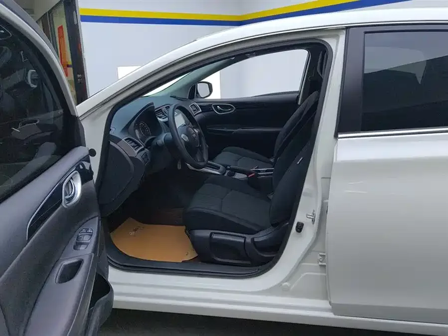 Nissan Sylphy Sylphy 2024 facelift three classic 1.6XE CVT comfort version 2025 — миниатюра 3
