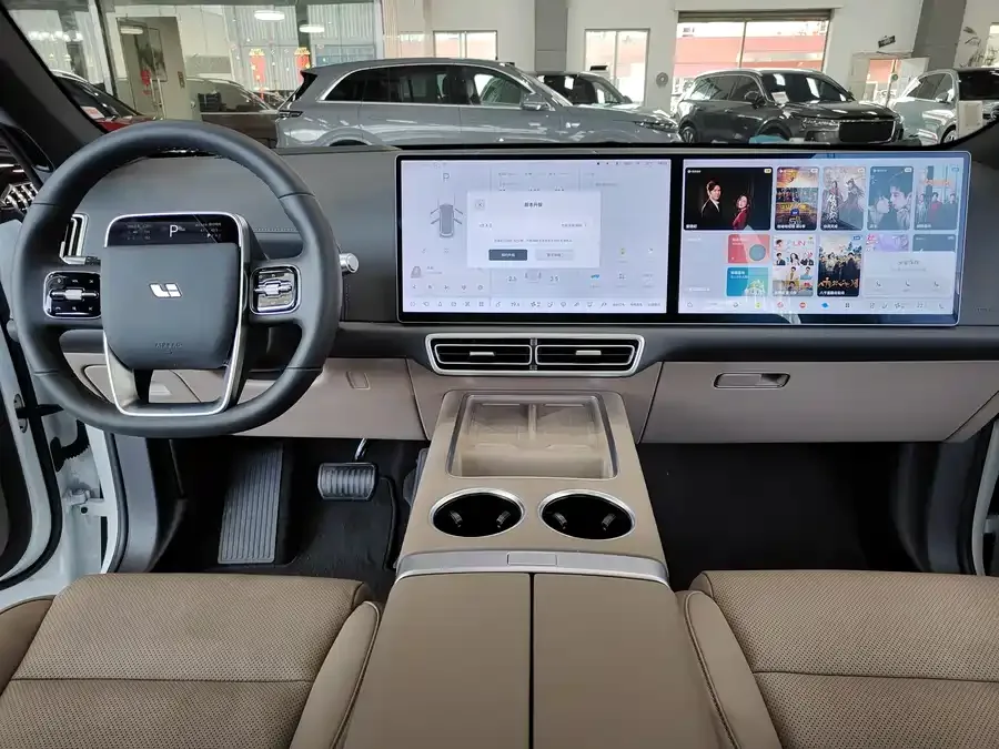 Li Xiang L7 Ideal L7 2025 Max Smart Renewal Edition 2025 — миниатюра 2