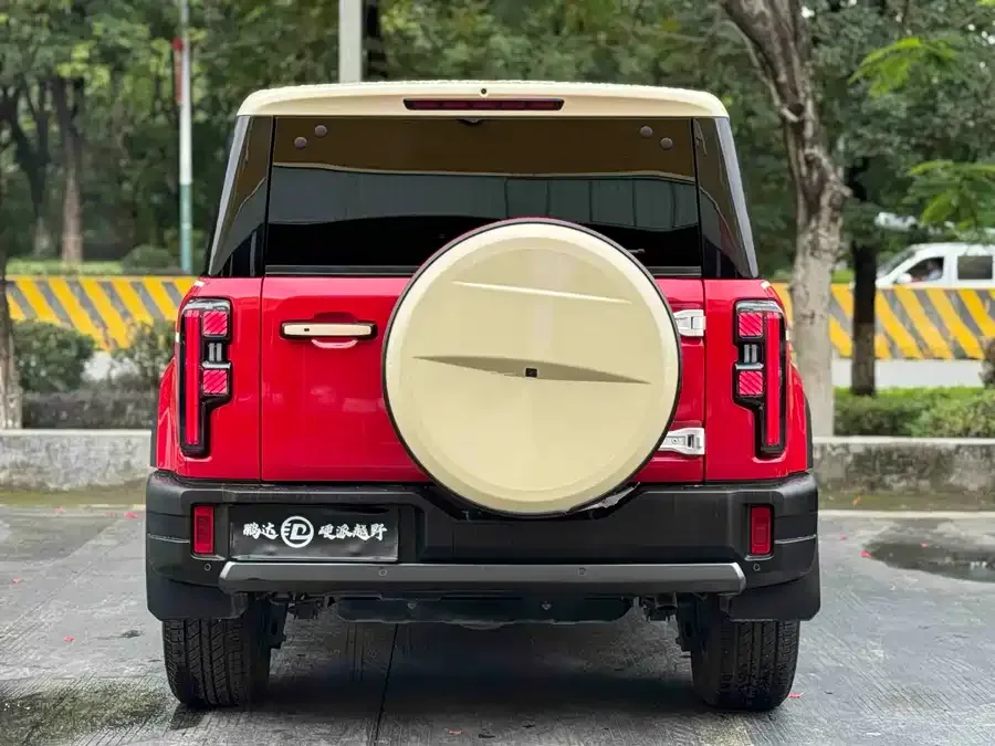 BAIC BJ40 Beijing Off-road BJ40 2024 2.0T New City Hunter Edition Knight Type 2024 — миниатюра 2