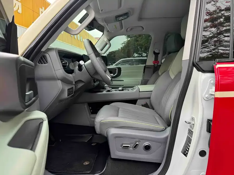 BAIC BJ40 Beijing Off-road BJ40 2024 2.0T New City Hunter Edition Knight Type 2024 — миниатюра 3