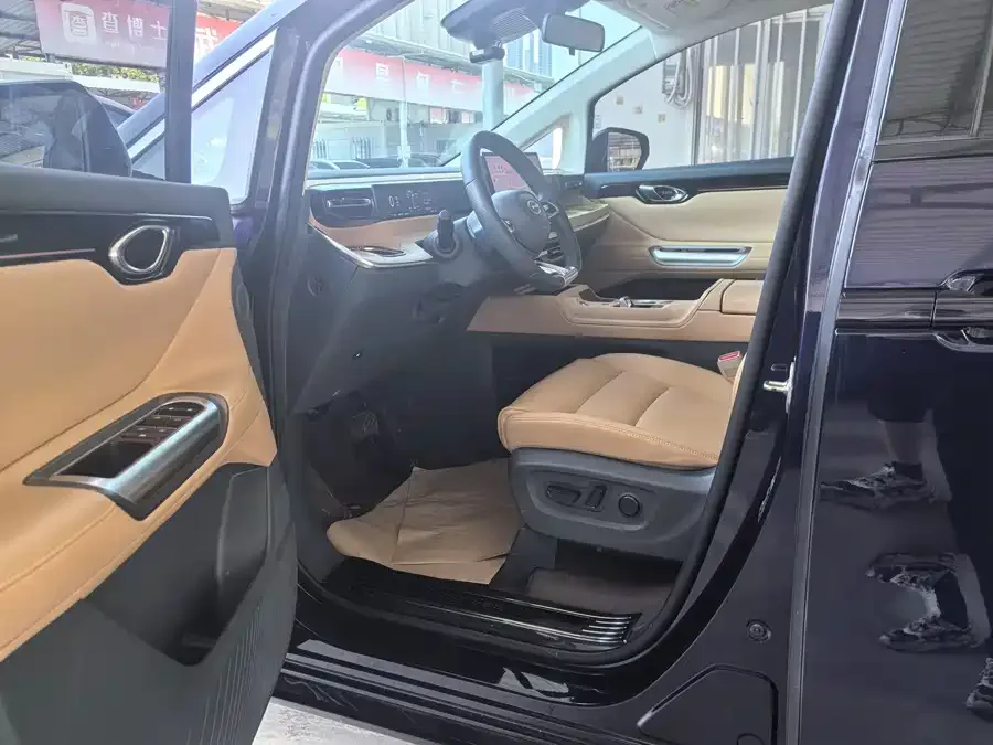 GAC Trumpchi E8 New Energy Trumpchi E8 New Energy 2024 Model 150km MAX 2024 — миниатюра 4