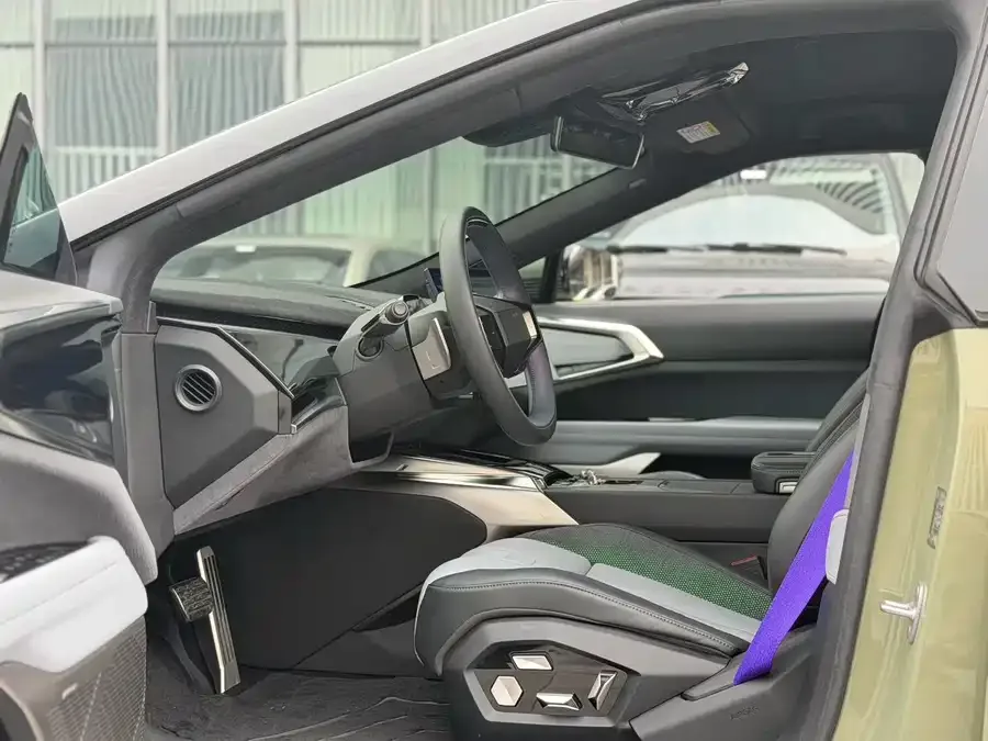 HiPhi Z HiPhi Z 2023 four-seater version 2023 — миниатюра 4