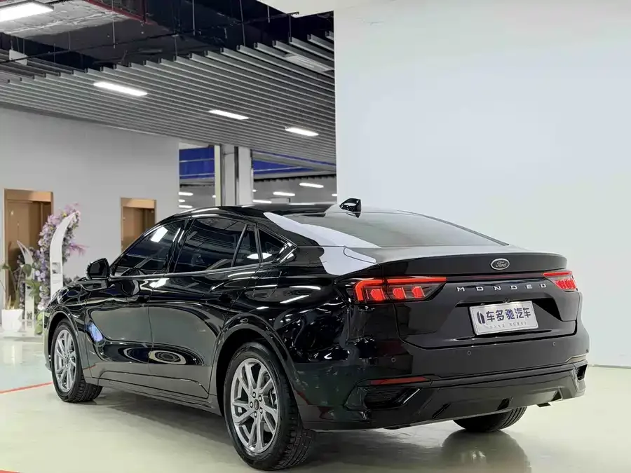 Ford Mondeo 2023 Mondeo EcoBoost 245 Luxury 2024 — миниатюра 3