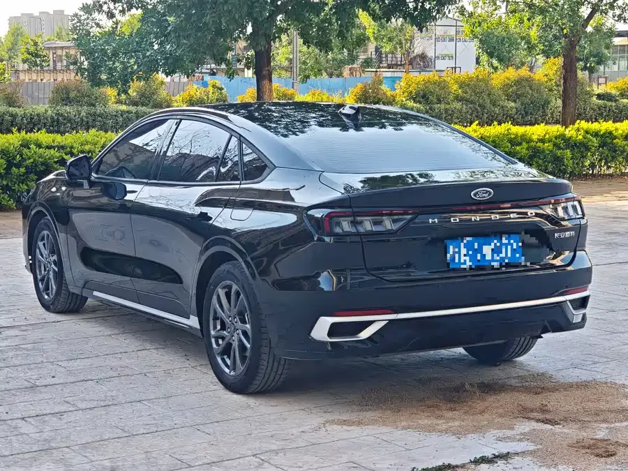 Ford Mondeo 2023 Mondeo EcoBoost 245 Luxury 2024 — миниатюра 4