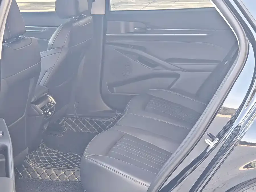 Ford Mondeo 2023 Mondeo EcoBoost 245 Luxury 2024 — миниатюра 5