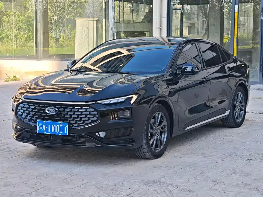 Ford Mondeo 2023 Mondeo EcoBoost 245 Luxury 2024 — фото 1, купить с доставкой в Москву