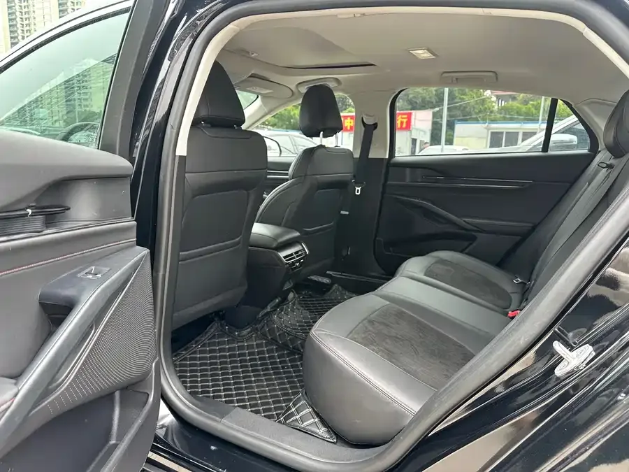 Ford Mondeo 2023 Mondeo EcoBoost 245 Luxury 2024 — миниатюра 2
