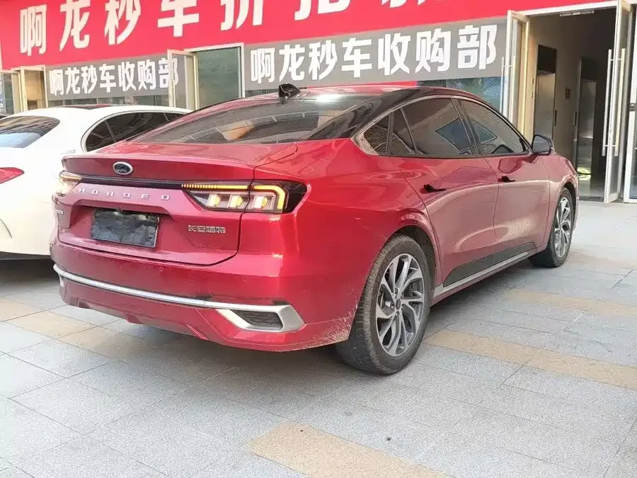 Ford Mondeo 2022 Mondeo EcoBoost 245 Extreme Edition 2022 — миниатюра 5