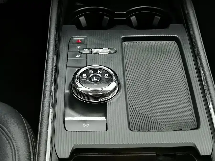 Ford Mondeo 2022 Mondeo EcoBoost 245 Luxury 2022 — миниатюра 4