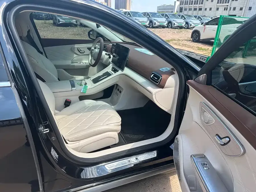 Chery Fengyun Fengyun A9L Fengyun A9L 2025 260 Super Long Range Deluxe Edition 2025 — миниатюра 3