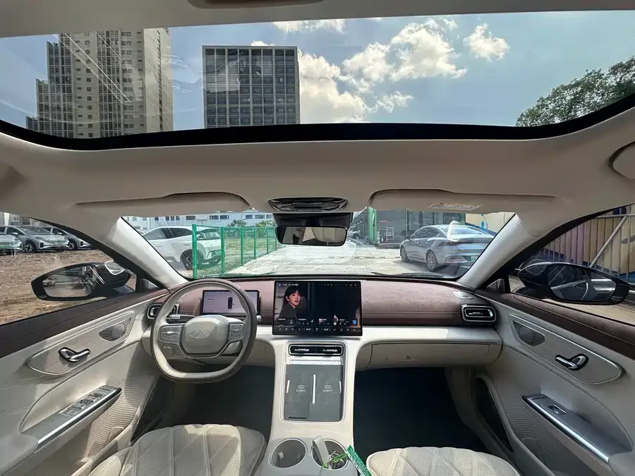 Chery Fengyun Fengyun A9L Fengyun A9L 2025 260 Super Long Range Deluxe Edition 2025 — миниатюра 4