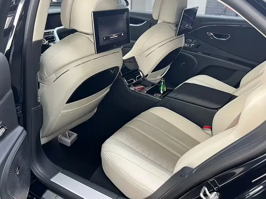 Bentley Flying Spur Flying Spur 2024 4.0T V8 Mulliner 2024 — миниатюра 5