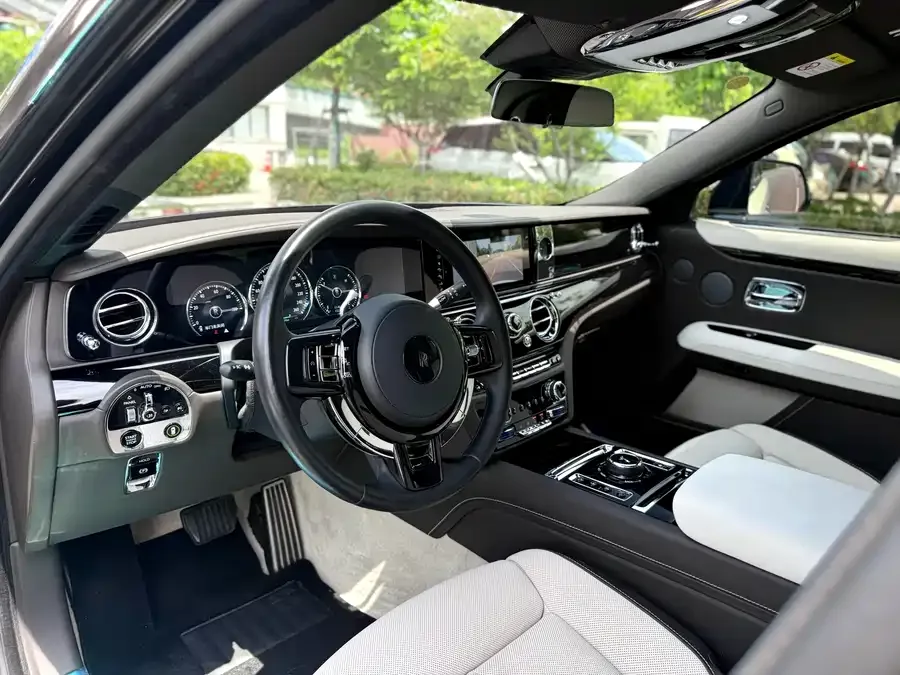 Rolls-Royce Ghost Ghost 2021 6.7T long wheelbase version 2023 — миниатюра 4
