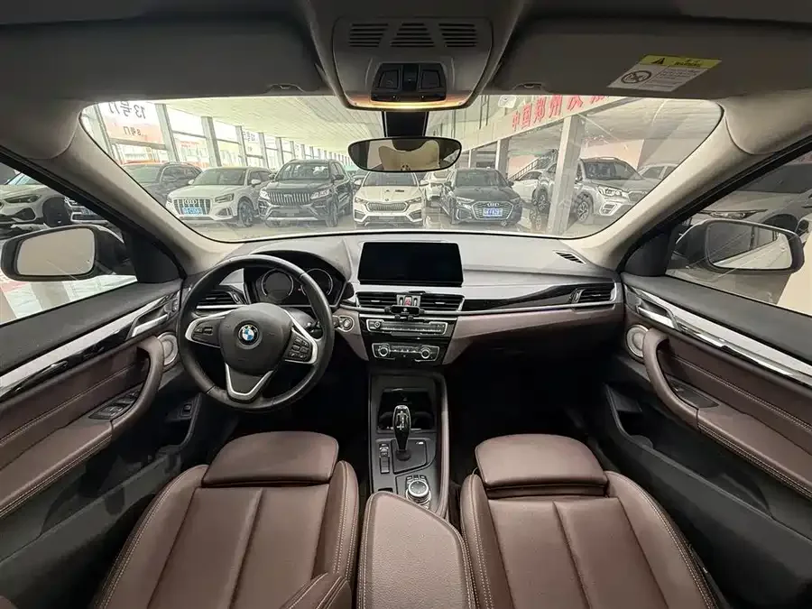 BMW X1 2021 sDrive20Li Fashion Edition 2022 — миниатюра 3